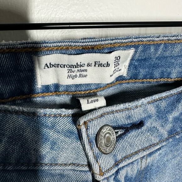 Abercrombie & Fitch Women's Curve Mom High Rise Distressed Jeans Size 30 Size 10 - Picture 3 of 9